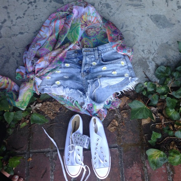 White converse all stars