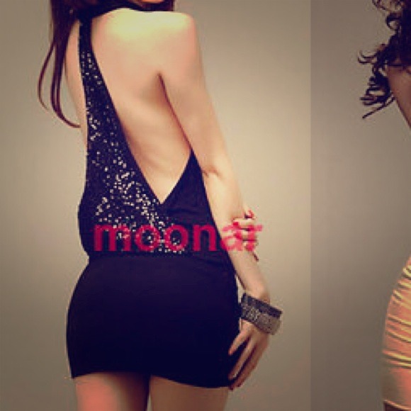 Dresses & Skirts - Cute sequin dress!