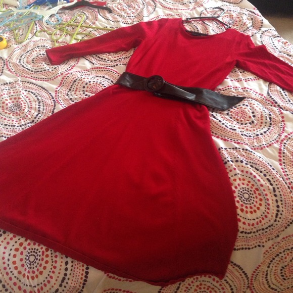 Bundle green dress & Red sweater dress