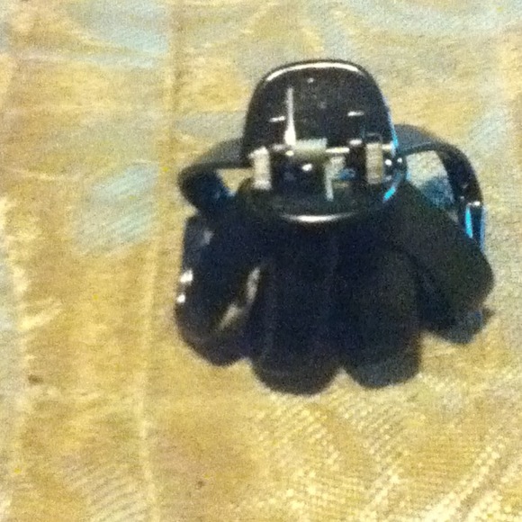 Cute black hair clip - Picture 1 of 1