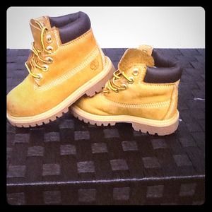 ✨SOLD✨Boys timberland boots, Sz 7