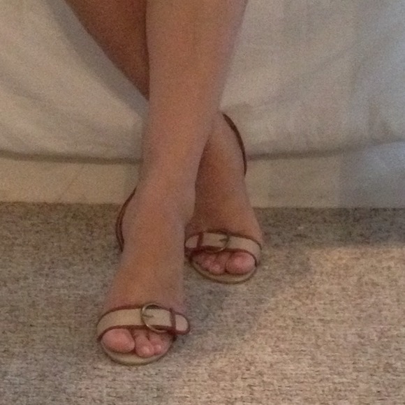 RED AND BEIGE WOODEN HIGH HEEL