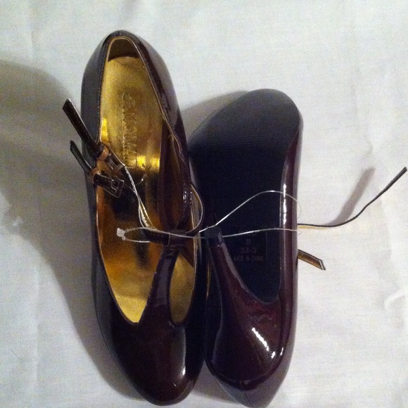 Brown patent leather shoes NWOT