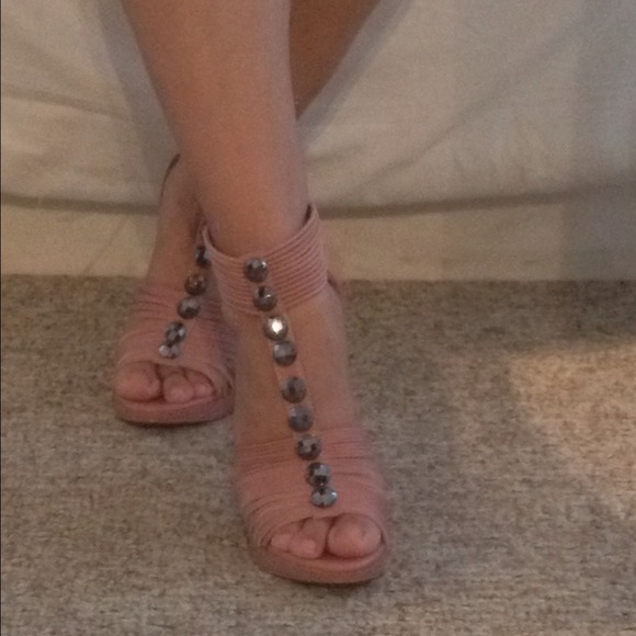 NEW ANTIQUE ROSÉ WITH BEADS HIGH HEELS
