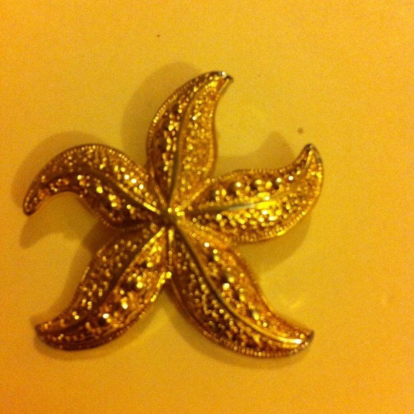 Sea star pendent