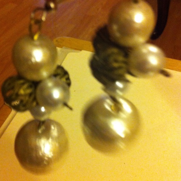 Beautiful earring - Picture 2 of 2