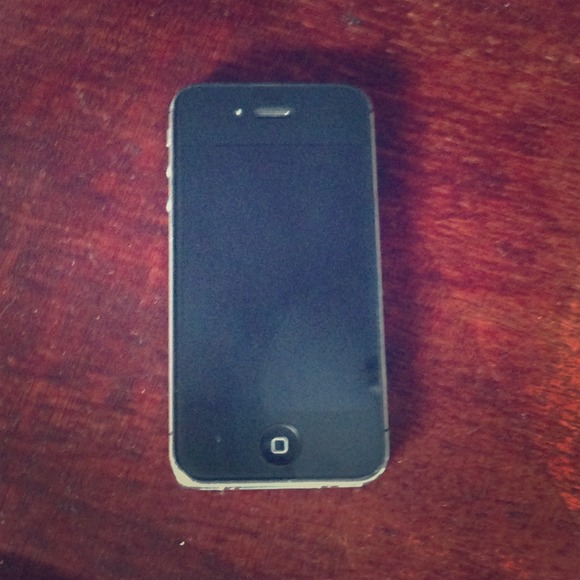 Verizon iPhone 4S with screen damage