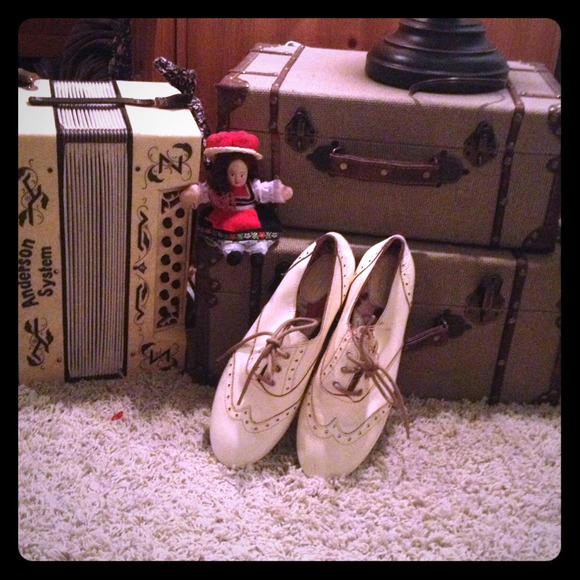 Cream Oxfords soft leather