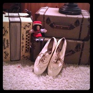 Cream Oxfords soft leather