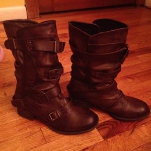 Brown boots barely worn