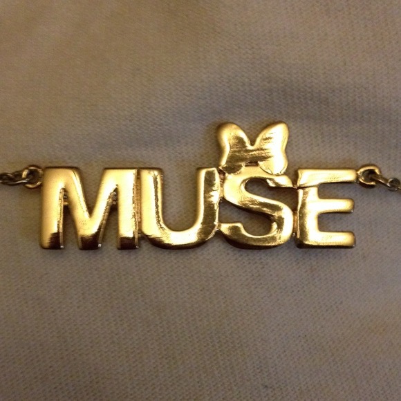 Gold muse Necklace