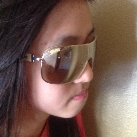 Brand new GUESS sunglass👓👓👓 - Picture 4 of 4