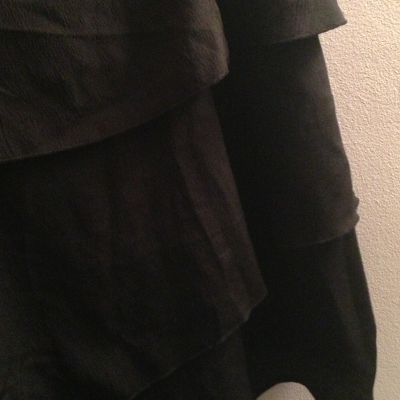 SOLD in a bundle Three tiered black shirt - Picture 2 of 2