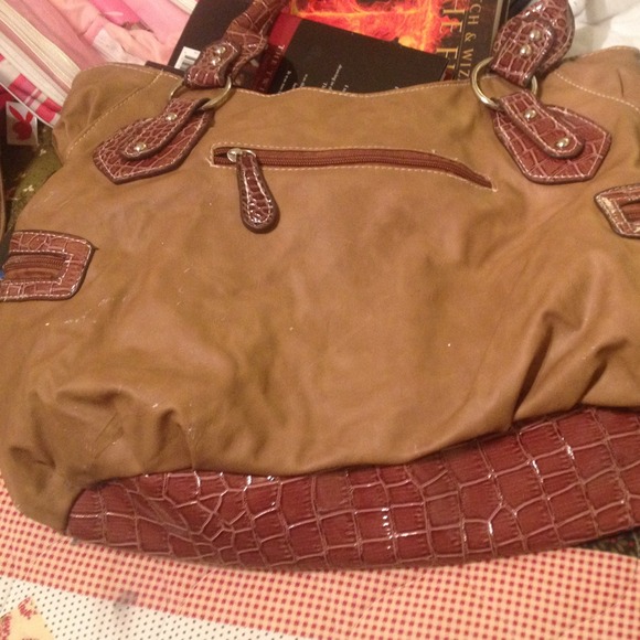 Handbag - Picture 3 of 4