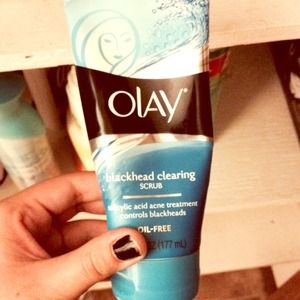 Olay Black Head Scrub