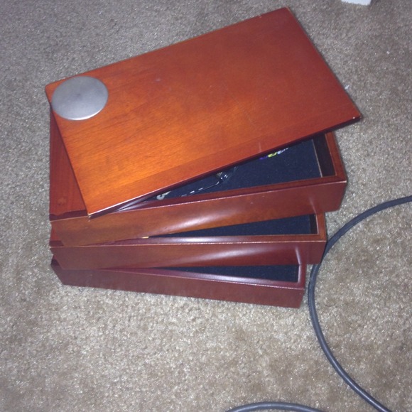 3 Tower Jewelry Box & Eye Shadow Bundle