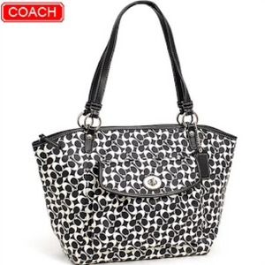 *SALE PENDING* Coach Chelsea Leah @maribel_m