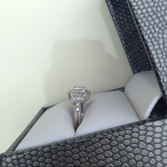 >>>SOLD<<<14k white gold fashion diamond ring - Picture 2 of 3