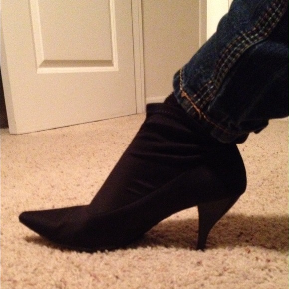🚫Sold🚫Black pointy toe boots Size 7.5