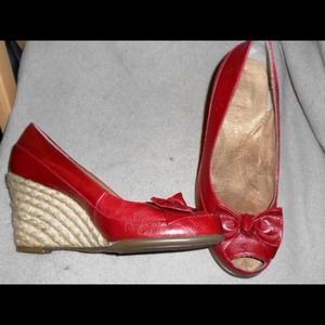 Aerosoles red wedge