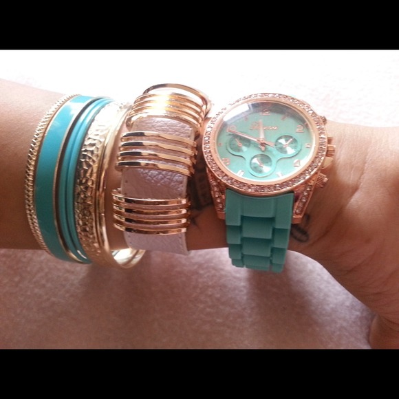 ⛔️SOLD⛔️✨Arm candy✨ - Picture 2 of 2