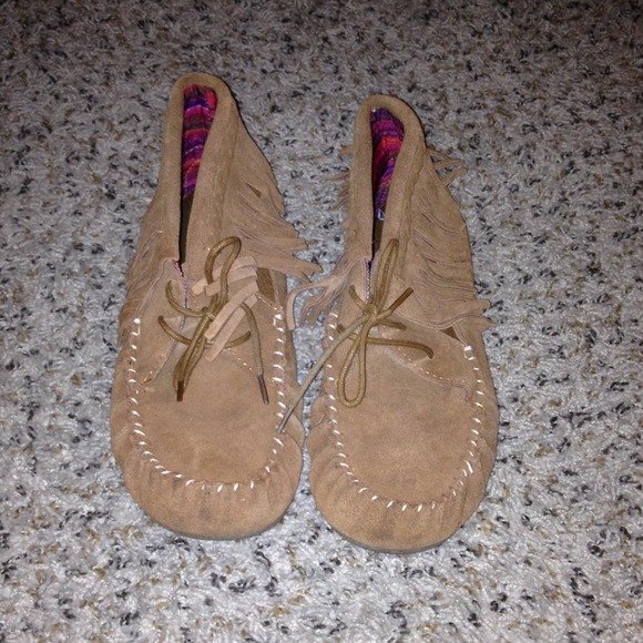 Moccasin shoes