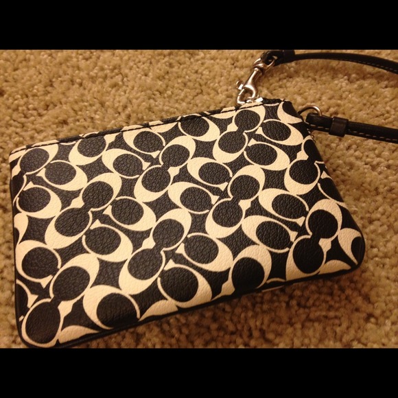 **BUNDLED** Coach wristlet - Picture 2 of 3