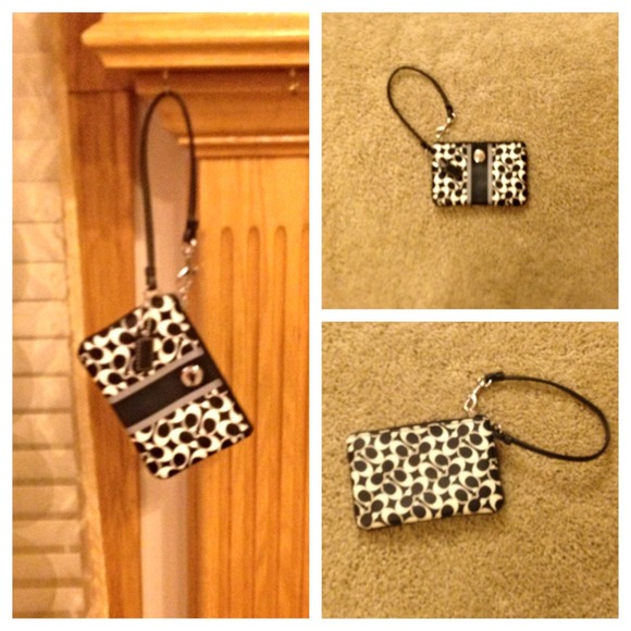 **BUNDLED** Coach wristlet - Picture 3 of 3