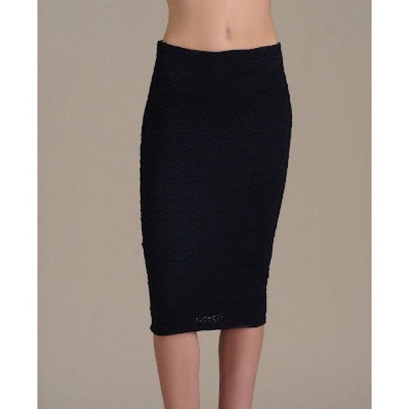 willow & clay Dresses & Skirts - WILLOW & CLAY Lace Pencil Skirt