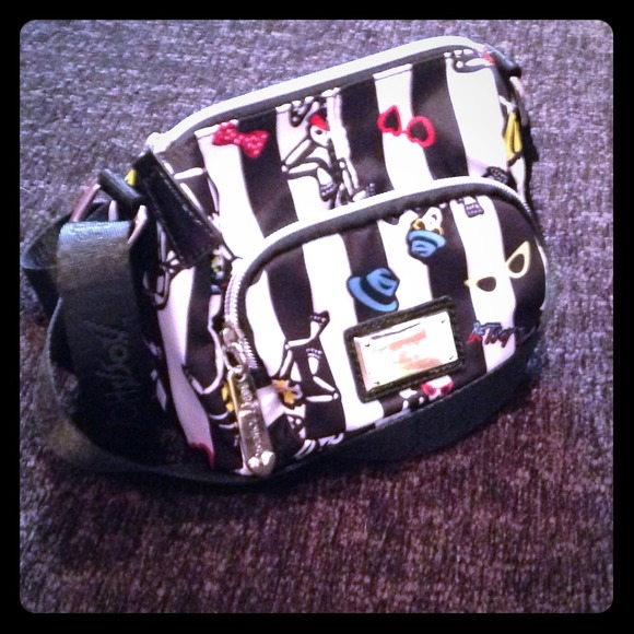 BETSEY JOHNSON skull 💀💕purse NWOT