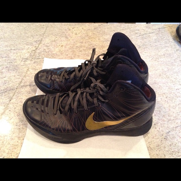 ❌ON HOLD FOR RYAN❌ NIKE MEN SIZE 12