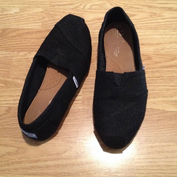Black burlap Toms