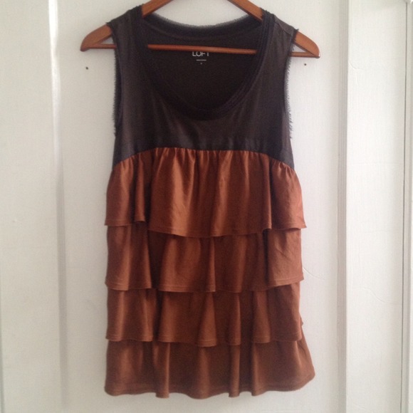 💰SOLD 💰 LOFT Brown Ruffle Top - Picture 2 of 4