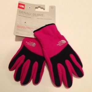 SOLD The North Face Denali Youth Gloves