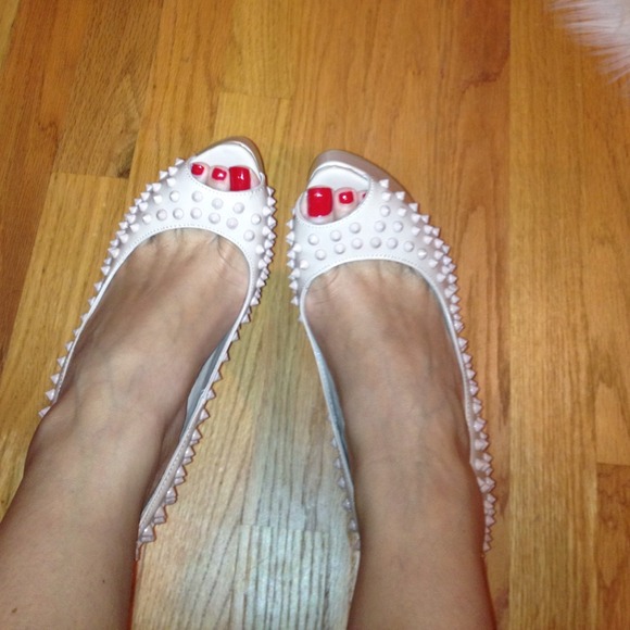 Spike heel with red sole