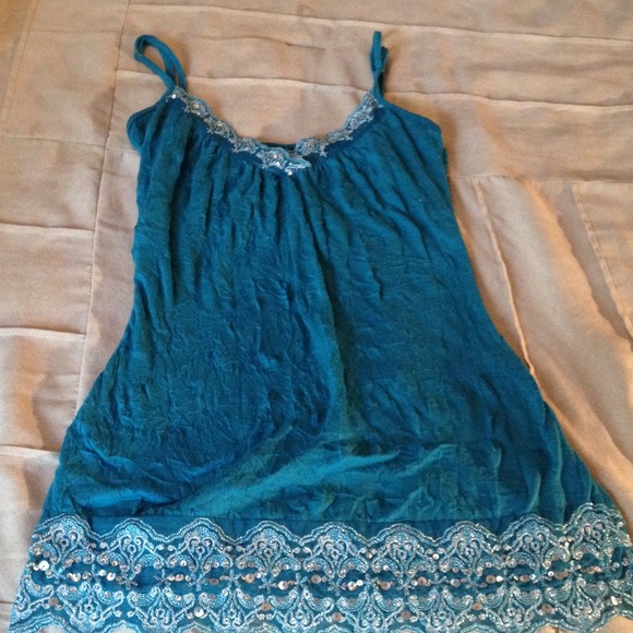 ✨SOLD✨ Teal tank top with silver sequence - Picture 1 of 2