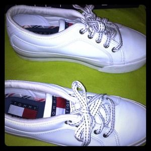 White Tommy Hilfiger, Amanda Lea shoes