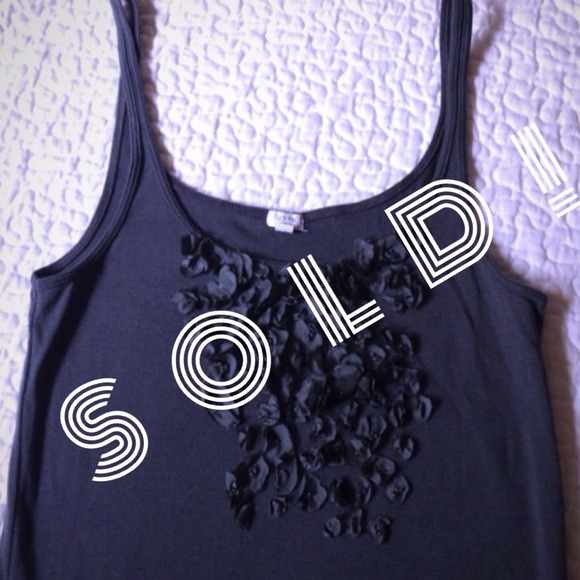 SOLD 🎉 JCrew Charcoal Gray Ruffle Tank Top M