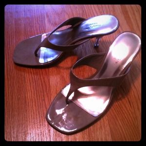 Simply Vera Glossy Taupe Heels