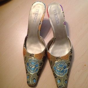 Gold Chinese Silk heels