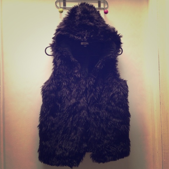 Faux black fur hoodie vest!