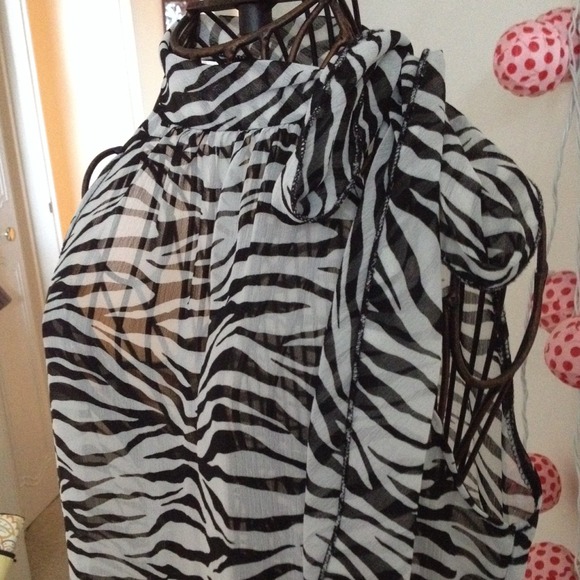 ❗️❗️SOLD❗️❗️Sheer sleeveless zebra print top