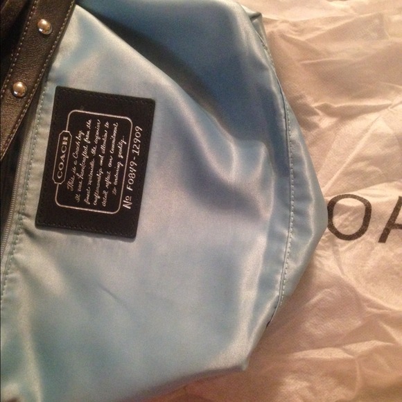 Coach - Picture 2 of 4