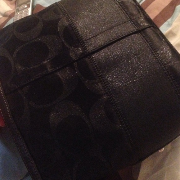 Coach - Picture 4 of 4