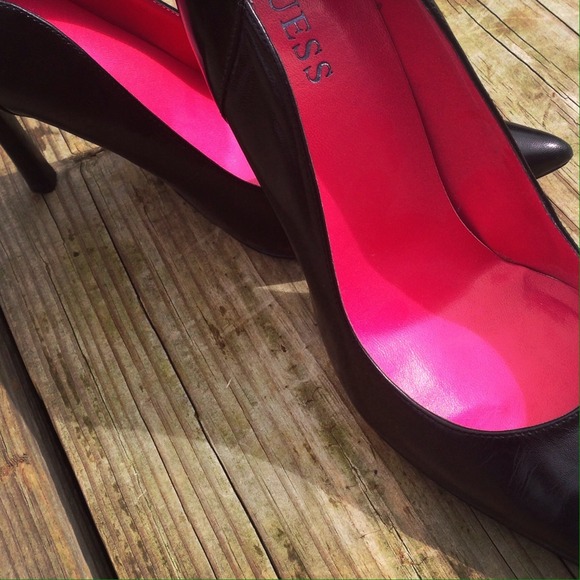 Black Pointed Pumps - Picture 3 of 4