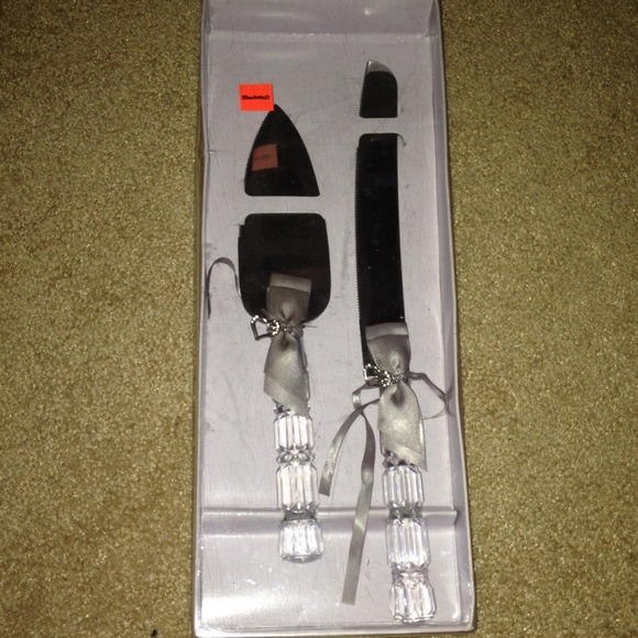 Wedding cake cutter and server set