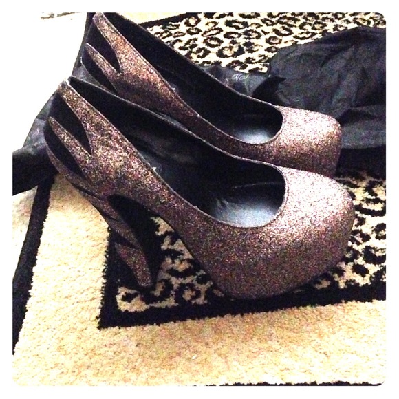Sparkly pumps
