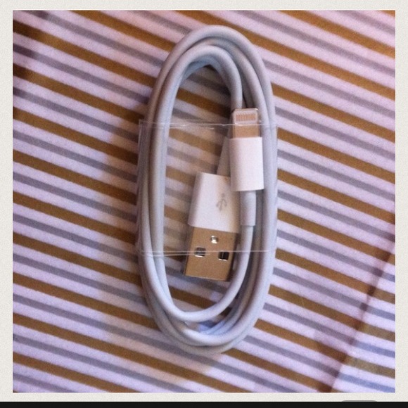 Accessories - Nwt iPhone 5 USB cord