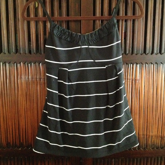 🎉PM EDITOR PICK🎉Lululemon striped top