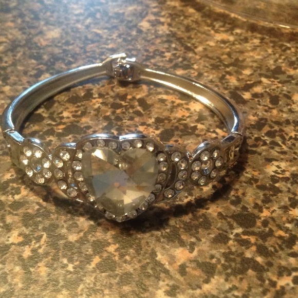 Crystal heart bracelet🚫SOLD🚫 - Picture 2 of 2